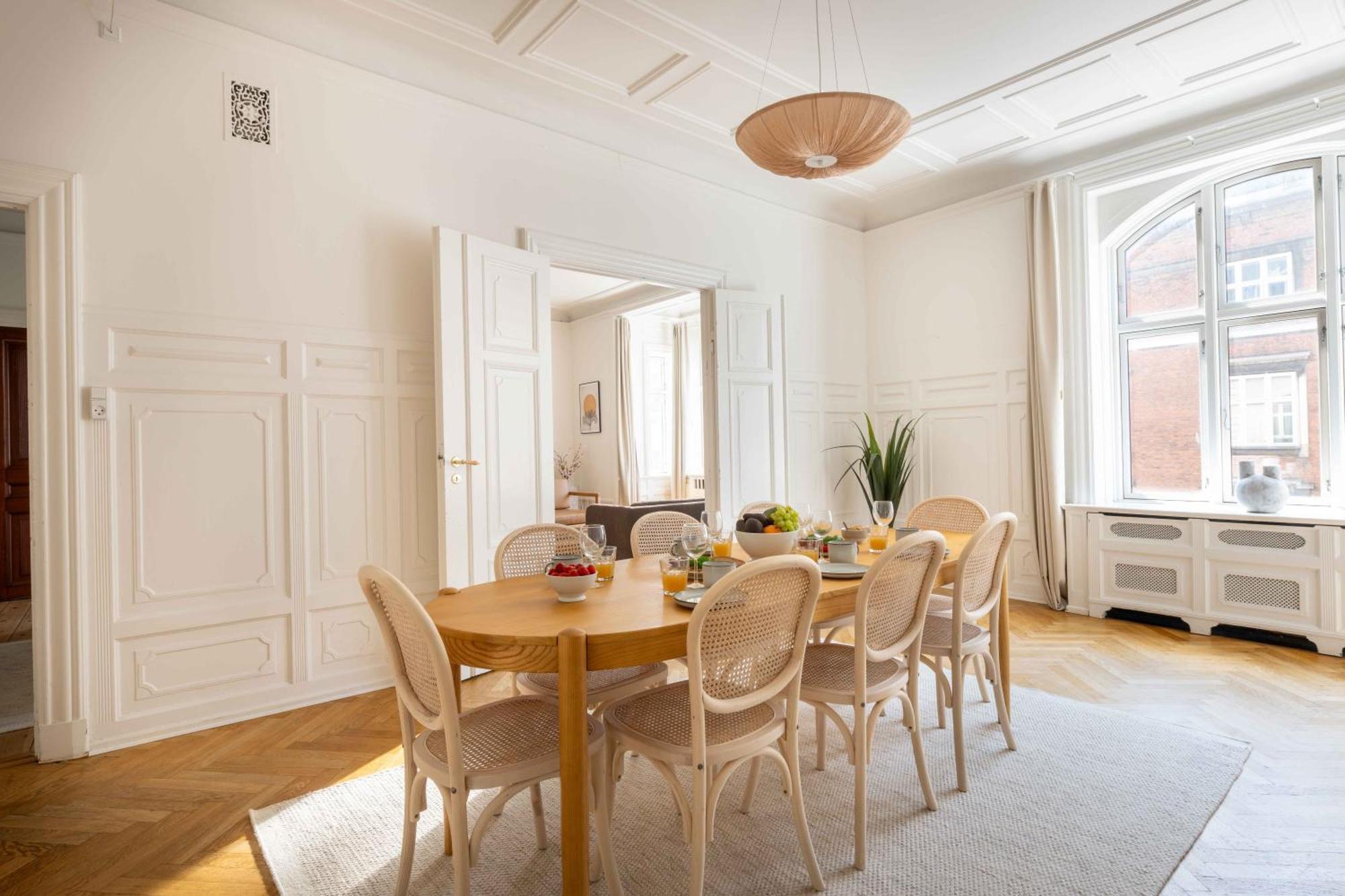 Lovely 3Br Manor Apartment 5 Min From Tivoli Gardens Copenhagen Exterior photo